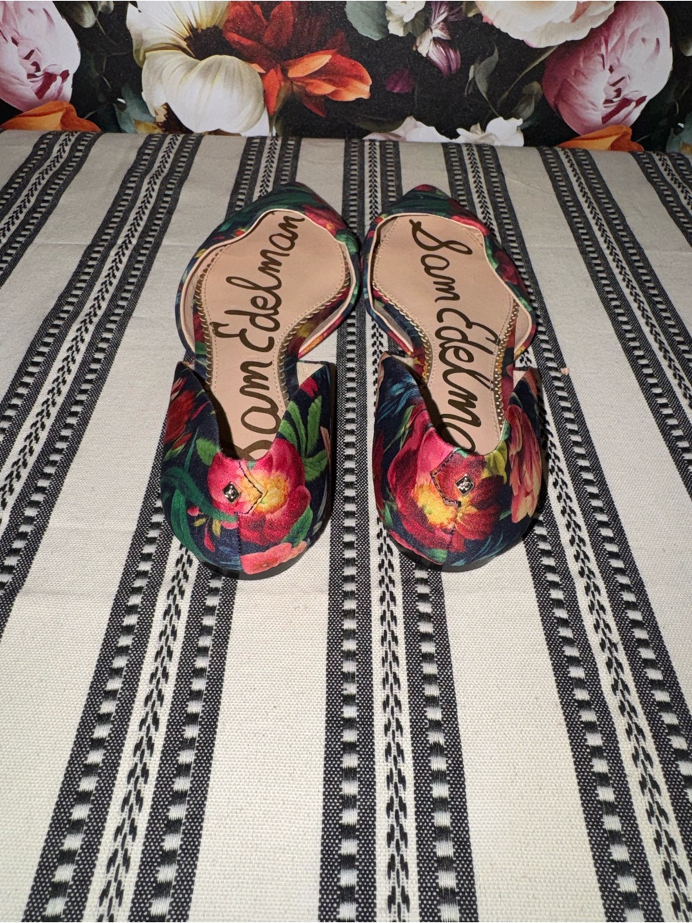 Sam Edelman Floral Pointed D'Orsay Flats in Green, Pink & Red, Size 7.5 - Picture 5 of 15